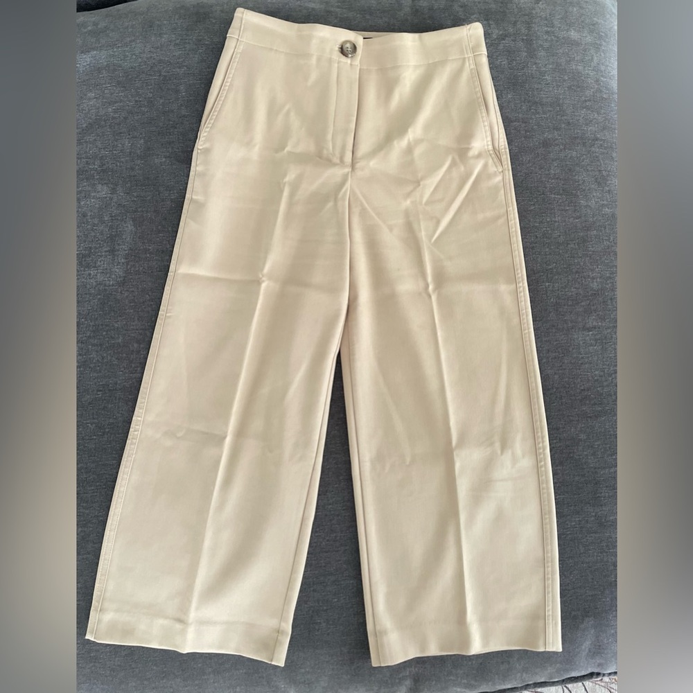 Ann Taylor Khaki Cropped Wide leg trouser - Size 6 petite